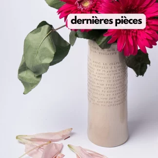 Vase-poème estampillé